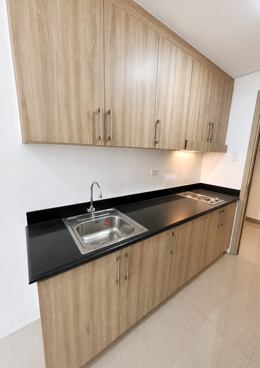 AFFORDABLE CONDO FOR SALE IN MOA 4M ALL IN!