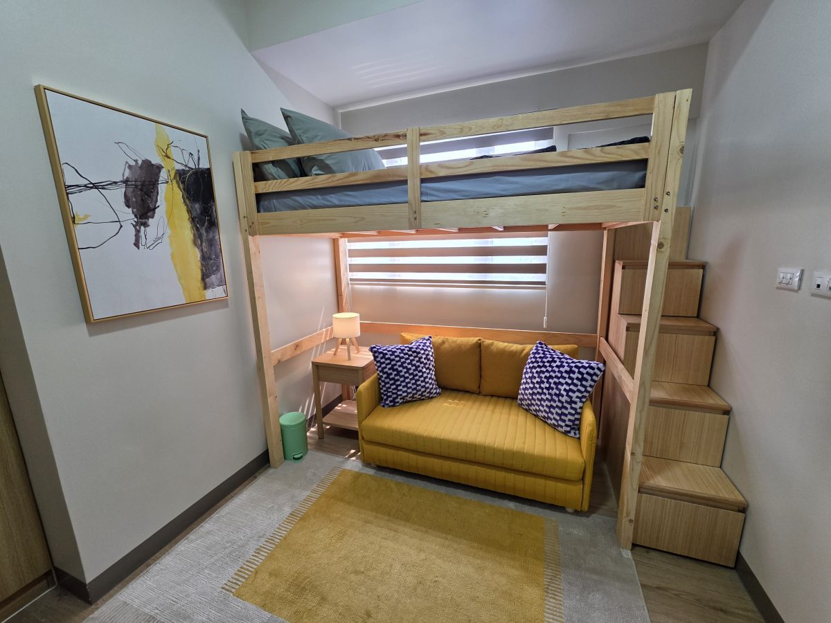 Spacious 2BR Makati Condo | MRT | WiFi + Washer